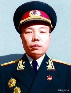 ​39岁的开国上将——肖华
