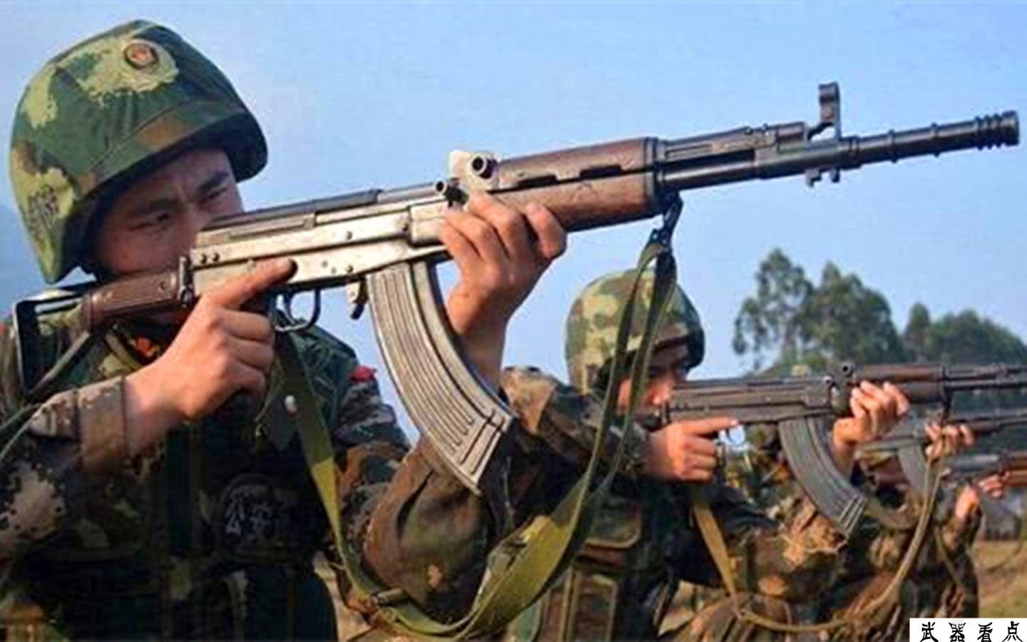 军事丨永远的军旅情缘，“八一杠”自动步枪，常人难以理解