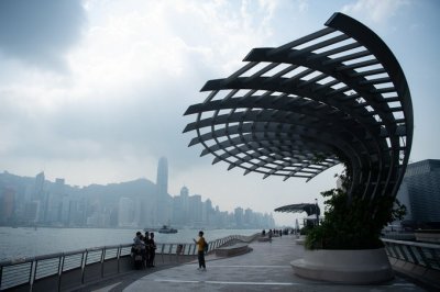 ​港警实施新“策略”，瞬间瓦解黑衣暴徒“三罢”行动