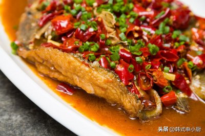 ​厨师长做法：外酥里嫩，色泽诱人的红烧鳜鱼，在家吃出饭店的味道