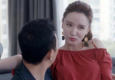 ​曾为环球小姐的张萌，如今因整容过度在《安家》中被认不出