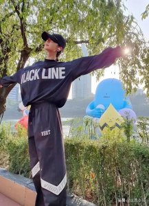 ​“亚洲第一美女”身材有多绝？穿上无痕裤那一刻，这腿像开了特效