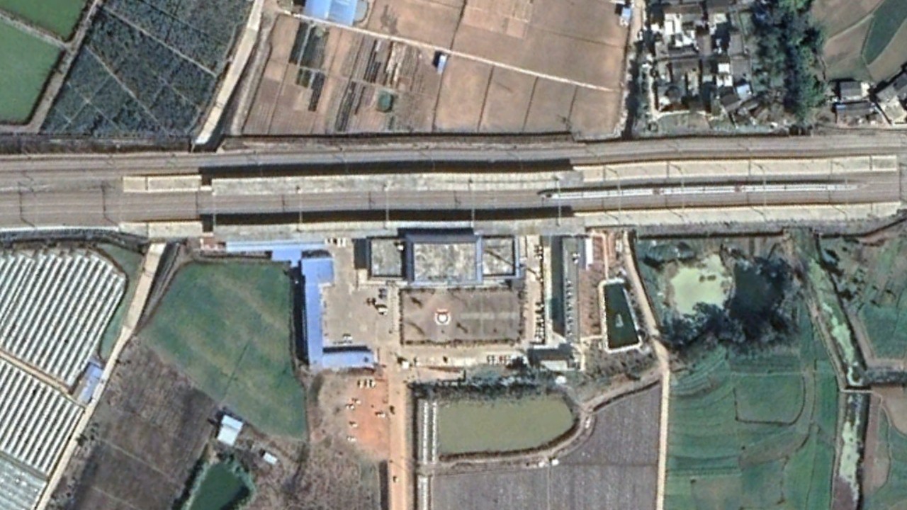 航拍高铁G2845次（成都东-大理）各车站，途经贵阳、昆明