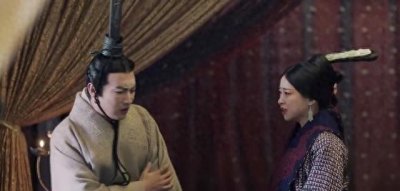 ​秦始皇母亲赵姬，为何见到嫪毐就两腿酥软，《史记》给出3字真相