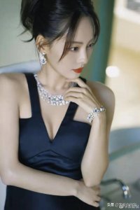 ​性感女神张嘉倪写真大片