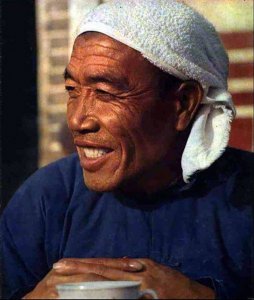 ​农民总理陈永贵：不脱农民籍，拒绝国家工资，生活的大寨如今怎样