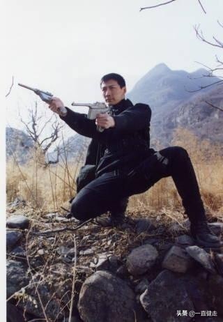 燕双鹰系列之三——《飞虎神鹰》