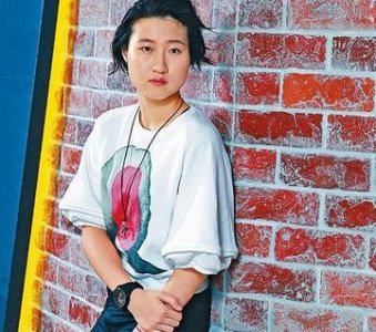 ​成龙女儿吴卓林，睡桥洞，生活靠救济，金星的话终于有人信了