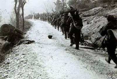 ​松骨峰神仙级阻击战：志愿军围追堵截绝地反击，致敬最可爱的人