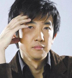 ​曾是梅婷前夫，10年前因李小冉被砍伤，鄢颇如今怎么样了？