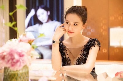 ​来自回族的7位女星，各个绝色，谁最令你意外？