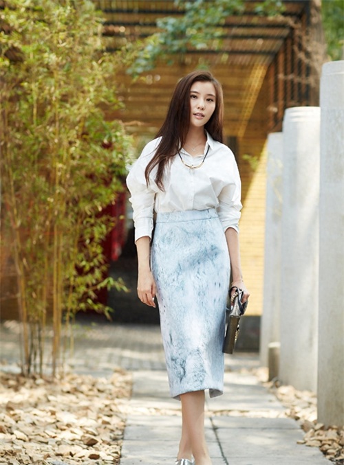 有“北电最美女生”之称的鲍天琦像是一张白纸，可塑性很强