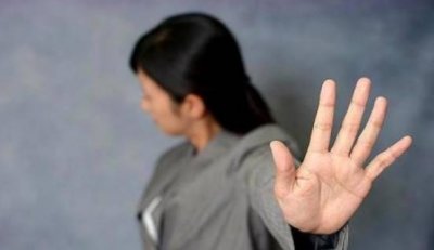 ​全班47位同学，45人被他打，打人者父亲：其实他很老实