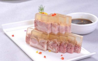 ​光滑晶莹，卤冻透明，有“水晶”美称的水晶肴肉是用硝水腌制的？
