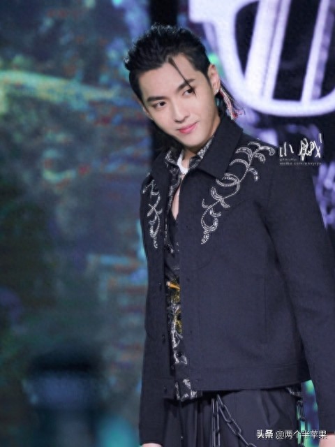 《中国新说唱》官宣4位导师，看清阵容后，网友：我没看错吧？