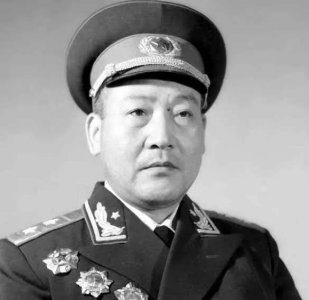 ​开国将帅（138）中将李耀