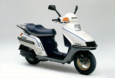 ​休旅踏板车的先驱—本田 Freeway 250