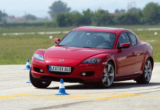 电影《变形金刚》1-4中分别出现了哪些型号的汽车？-