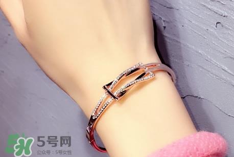 送女生手镯代表什么?男生送女生手镯的含义 送女生手镯代表什么?男生送女生手镯的含义