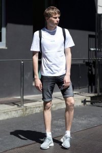 ​三款夏天男生必备短袖，好看帅气又百搭~