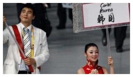 《王牌对王牌》费费曾担任世界杯女主播、中国小姐、奥运引导小姐