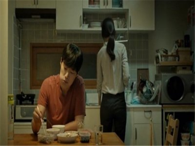 ​灰色系的韩片《女教师》，师生恋下的致命反击，谁也高兴不起来