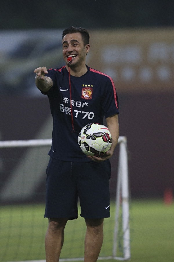 卡纳瓦罗光辉的足球生涯在这里，从铁卫到铁帅，实力圈粉