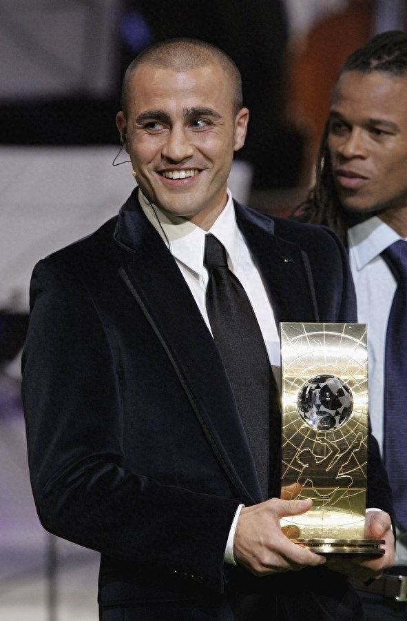 卡纳瓦罗光辉的足球生涯在这里，从铁卫到铁帅，实力圈粉