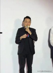 ​孙晨宇在香港吃下4500万拍的香蕉，贫困老百姓和有钱人就是不一样