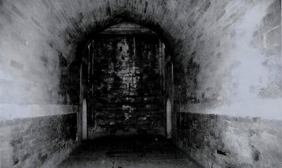 ​慈禧死后不得安宁，陵墓被打开三次，遗体曾被放在棺外50天