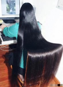 ​26张长头发之最照片：头发一个比一个长，人一个比一个美