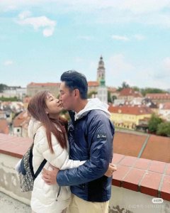 ​张颖康麦雅致兑现婚前欧洲游承诺——这是一份迟来的甜蜜浪漫