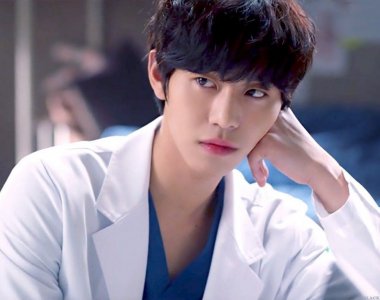 ​安孝燮“母胎帅哥”认证！高中毕业照、小时候照片公开