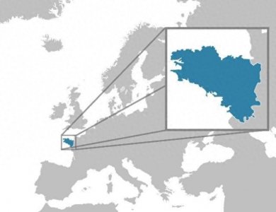 ​堕落的英雄：吉尔元帅的双面人生