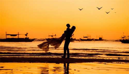 「超赞情侣照」太美了!一定要拍一组这样的“情侣照”