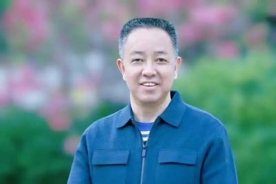 ​书香浓处是景观——人民海军报社高级编辑蔡年迟谈读书