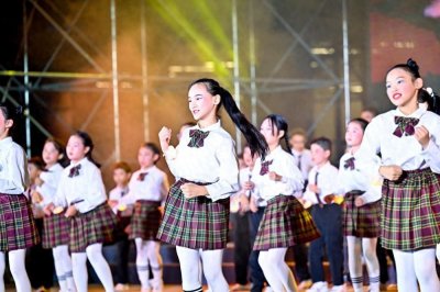 ​2000多名师生参演，精彩纷呈！佛山市协同学校举办“超燃”新年汇演